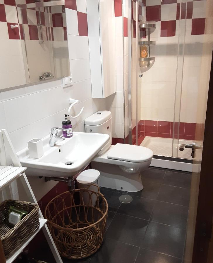 Apartamento Cine Colón 2 Ribadeo Esterno foto